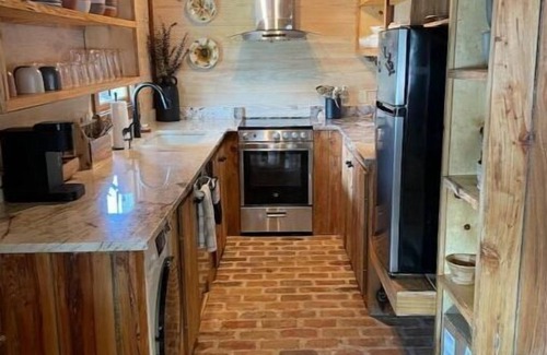 Folsom Cabaña | The Stables at Giddy Up Folsom English Cottage