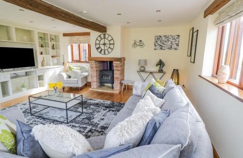 Belbroughton Casa | The Stables