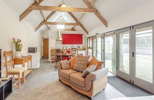 Inchbrook Cabaña | The Stables - UK44477