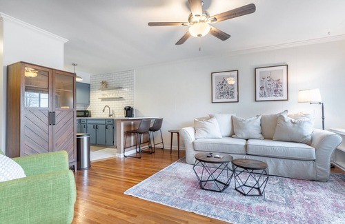 Historic Waverly Apartamento | The Stay Awhile Suite - Convenient Monthly Rental