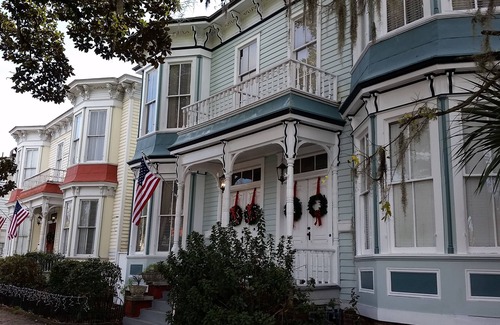 Historic Downtown Savannah Casa | "La Stella" | Diversión y peculiar victoriana con estacionamiento para familia y amigos.