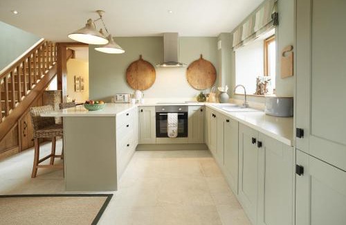 Downton on the Rock Casa | The Stone Barn