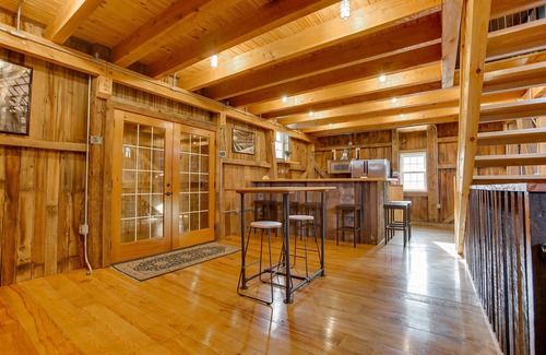 Cumbola Cabina | The Stone Barndominium | Game Room, Fire Pit + Bar!
