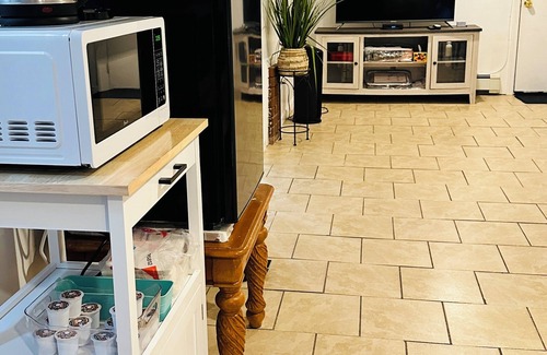 Uniondale Apartamento | The Stone House! Pvt Entry/Sleeps 4 - by Hofstra