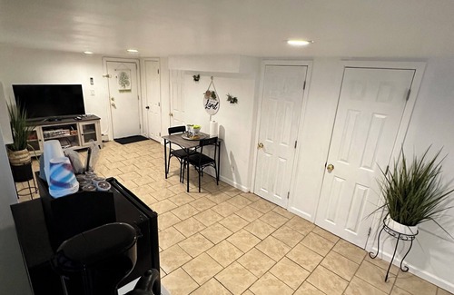 Uniondale Apartamento | The Stone House! Pvt Entry/Sleeps 4 - by Hofstra