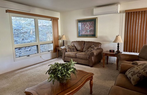 Hill City Casa | The Stony Ridge is a 3 bedroom/2 bath home located in the town of Hill City!