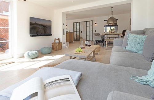 List Casa | The Strand