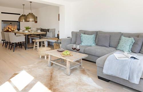 List Casa | The Strand