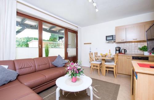 Rettin Otro | The "Strandmuschel" apartment offers you and your children a relaxing vacation -