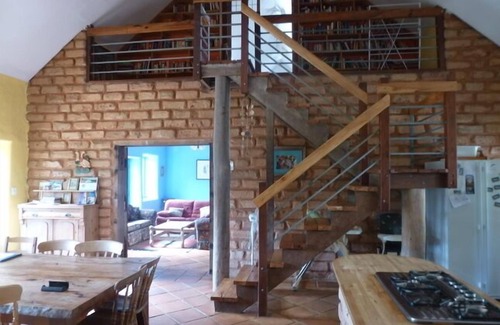 Forest Grove Casa | La casa de la paja, enorme granja familiar que admite mascotas