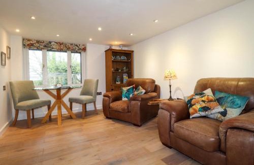 Newport Casa | The Studio at Dan y Garn