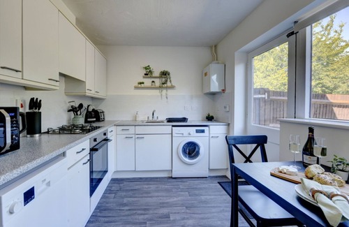 Bletchley Otro | The Studley | Calm & Executive House | Parking | eco-Short Term Let by SILVA