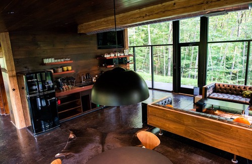 South Bloomingville Casa | The Study @ Lost Cavern