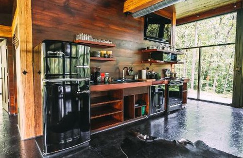South Bloomingville Casa | The Study @ Lost Cavern