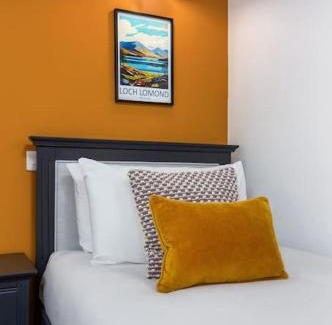 Tillicoultry Apartamento | The Stylish 3-Bedroom Maisonette Retreat