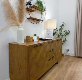 Tillicoultry Apartamento | The Stylish 3-Bedroom Maisonette Retreat