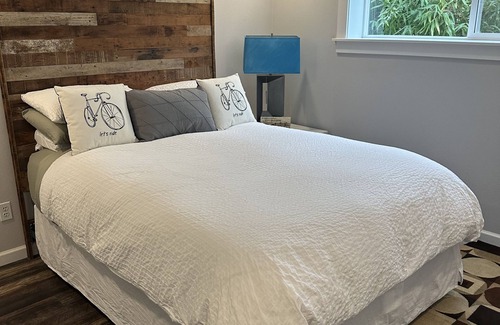 Tigard Casa | La suite le brindará la comodidad del hogar con detalles cálidos y detallados.