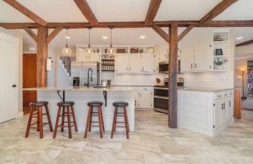 Dillsburg Casa | The Summit: 6 bed, 5 bath, sleeps 16 with fantastic views and room for everybody