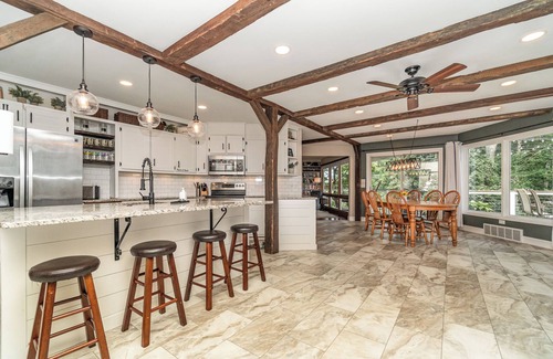 Dillsburg Casa | The Summit: 6 bed, 5 bath, sleeps 16 with fantastic views and room for everybody