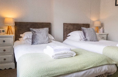 Hook Norton Hotel | The Sun Inn