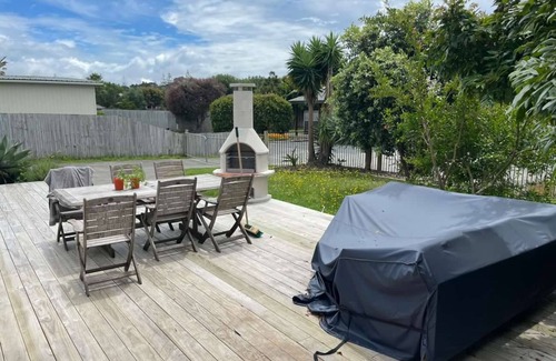 Mangawhai Heads Casa | The Sun Trap with a spa in the Heads - Great for families and groups