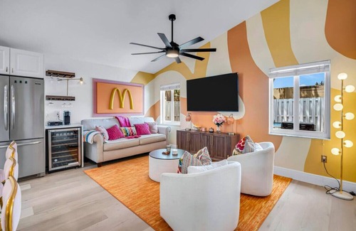 Sunrise Casa | The Sundae House/Hot Tub/Steps from Sawgrass Mall