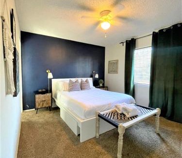 Northeast El Paso Casa | The Sunset Casa Chuco Pool Near Downton