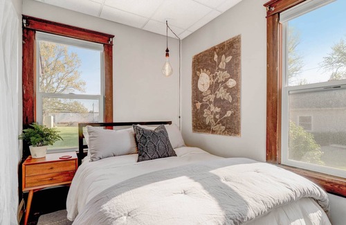 Washington Casa | The Sunshine Bungalow