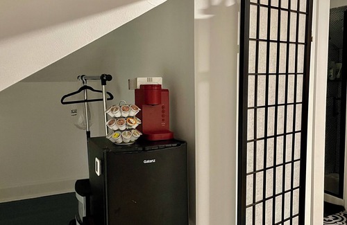 Lexington Casa | The Sunshine Cottage