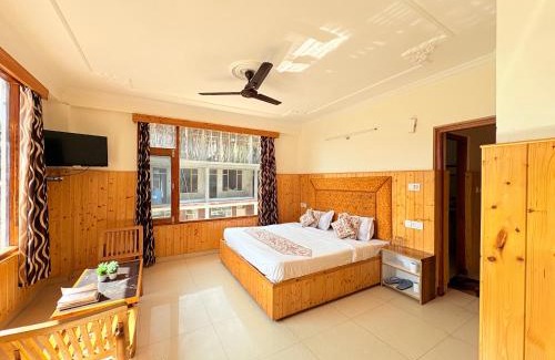 Manali Hotel | The Suraj Cottage Manali ! Private Parking ! Bonfire ! Playing Zone ! Near Mall Road