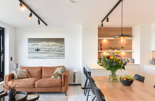 Heist Apartamento | The Surf Floor, amazing big sea-view terrace with outdoor shower