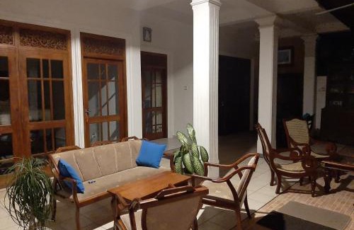 Thiranagama Cama Y Desayuno | The Surf Villa
