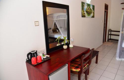 Thiranagama Cama Y Desayuno | The Surf Villa