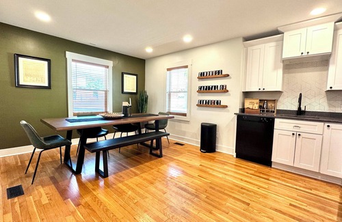 La Grange Casa | The Sweet Retreat Wheelchair Accessible Historic Home
