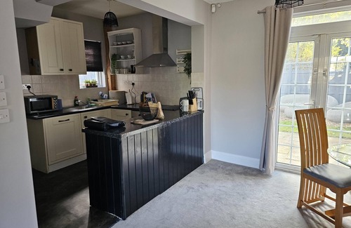 Chapeltown Casa | The Sweetbriar Cottage 3 bedroom house in Leeds