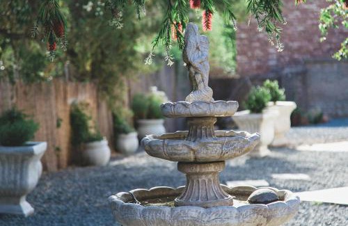 Komani Casa | The Symphony Guest House