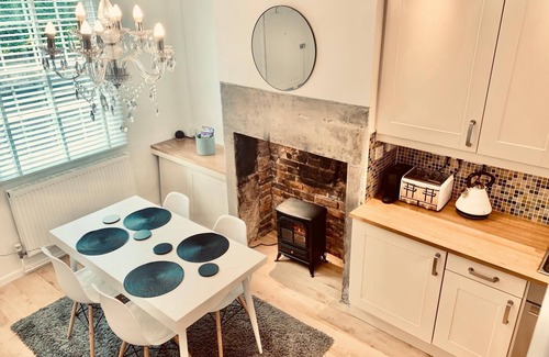 Wirksworth Cabaña | THE TENTH HOUSE 1750 Wirksworth Peak District Georgian Cottage Derbyshire Luxury