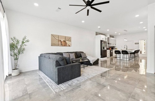Cedars Casa | The Terrace In Dallas I Downtown Dallas I House
