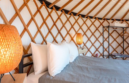 Palm Beach Chalet De Esquí | The Terraces - Rangi Yurt - Stay Waiheke