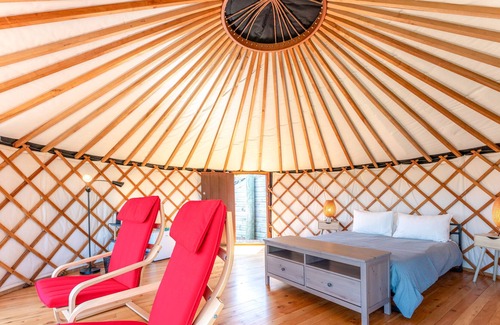 Palm Beach Chalet De Esquí | The Terraces - Rangi Yurt - Stay Waiheke