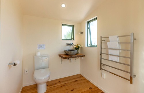 Palm Beach Chalet De Esquí | The Terraces - Rangi Yurt - Stay Waiheke