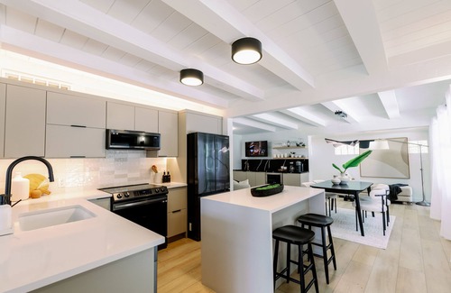 East Naples Casa | THE TERRACOTTA, Heated Pool! Close to 5th Ave and Beaches