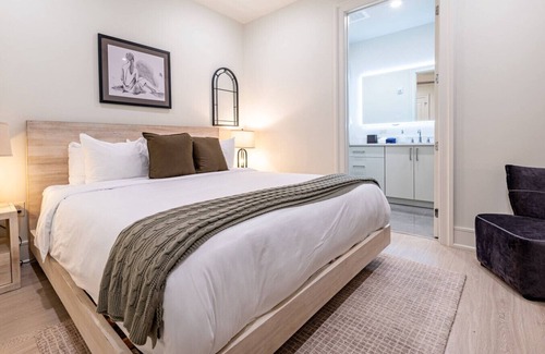 Central Business District Hotel | The Theodore: Unit 306