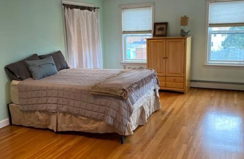 Salem Apartamento | The Tiki Townhouse of Downtown Salem