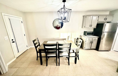 Flowood Casa | The Tiled Waters Retreat