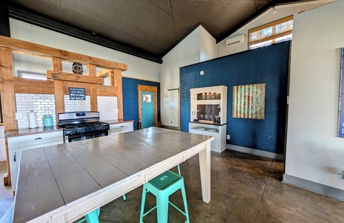 Norwood Cabina | The Tillery Barndo - Two bedrooms/loft, dock, flat lot, spa, trampoline, golf