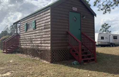 Donalsonville Cabina | The Tiny Cabin! Lake Seminole! Waterfront! Fishing! Nice dock with lift!