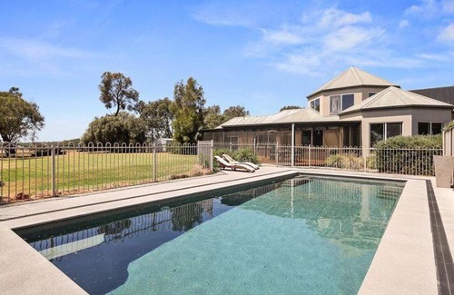 Cowes Casa | The Track House