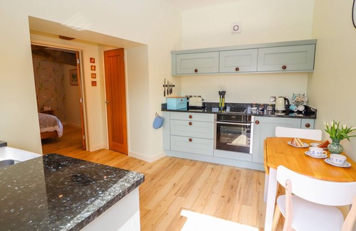 Maesbury Marsh Cabaña | The Tractor Shed