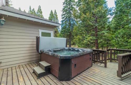 Shaver Lake Casa | The Trailhead At Shaver Lake Hot Tub